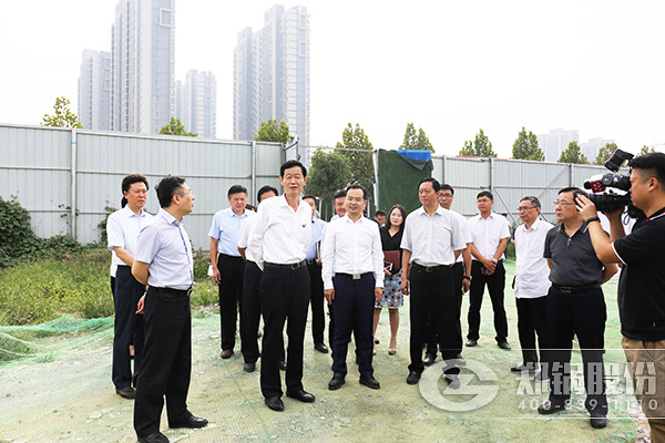 郑州市领导一行视察指导金百博产业园项目